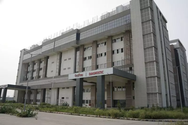 Karnal : भवन निर्माण पूरा होने के बावजूद कुटेल मेडिकल विश्वविद्यालय अभी तक चालू नहीं हुआ Karnal : भवन निर्माण पूरा होने के बावजूद कुटेल मेडिकल विश्वविद्यालय अभी तक चालू नहीं हुआ