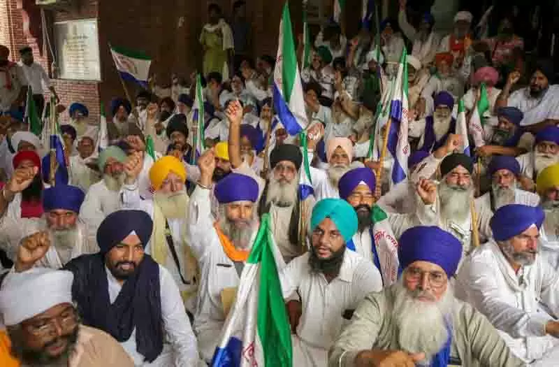 Ludhiana के आप नेता ने पंजाब सरकार की भूमि पूलिंग नीति के विरोध में इस्तीफा दिया Ludhiana के आप नेता ने पंजाब सरकार की भूमि पूलिंग नीति के विरोध में इस्तीफा दिया
