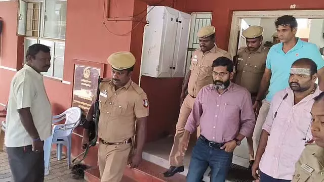 HC ने सावुक्कु शंकर के खिलाफ मामलों को 6 महीने के भीतर निपटाने का आदेश दिया HC ने सावुक्कु शंकर के खिलाफ मामलों को 6 महीने के भीतर निपटाने का आदेश दिया