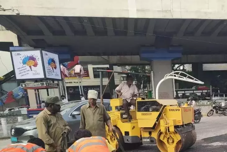 Hyderabad में सड़क सुरक्षा बढ़ाने के लिए शहर ने मरम्मत कार्य तेज़ कर दिए Hyderabad में सड़क सुरक्षा बढ़ाने के लिए शहर ने मरम्मत कार्य तेज़ कर दिए
