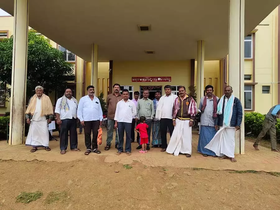 रानी चेन्नम्मा छात्रावास: उचित भोजन न मिलने पर 250 छात्र घर गए रानी चेन्नम्मा छात्रावास: उचित भोजन न मिलने पर 250 छात्र घर गए