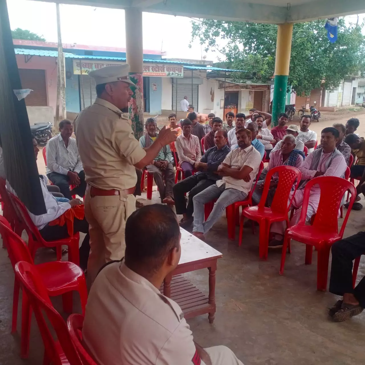 कचना में बिरेझर पुलिस ने चलाया नशा मुक्ति और साइबर जागरूकता अभियान कचना में बिरेझर पुलिस ने चलाया नशा मुक्ति और साइबर जागरूकता अभियान