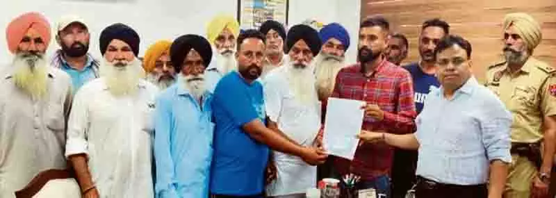 Bhullarai के किसान भूमि अधिग्रहण के खिलाफ अड़े Bhullarai के किसान भूमि अधिग्रहण के खिलाफ अड़े