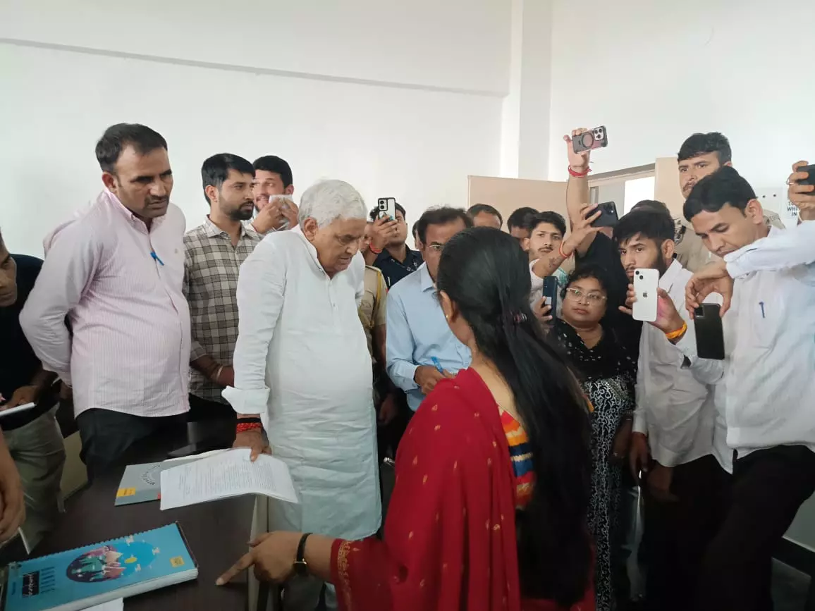 Jaipur: डॉ. किरोड़ी लाल मीणा ने मेवाड़ यूनिवर्सिटी का औचक निरीक्षण Jaipur: डॉ. किरोड़ी लाल मीणा ने मेवाड़ यूनिवर्सिटी का औचक निरीक्षण
