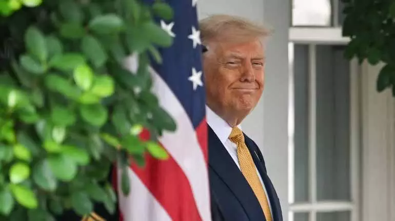 Trump ने कहा कि उन्होंने एपस्टीन के द्वीप पर जाने का निमंत्रण ठुकरा दिया। Trump ने कहा कि उन्होंने एपस्टीन के द्वीप पर जाने का निमंत्रण ठुकरा दिया।