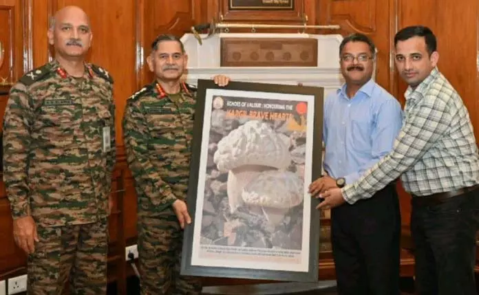 JU के शोधकर्ताओं ने सेना प्रमुख से मुलाकात की, दुर्लभ मशरूम कारगिल के बहादुरों को समर्पित किया JU के शोधकर्ताओं ने सेना प्रमुख से मुलाकात की, दुर्लभ मशरूम कारगिल के बहादुरों को समर्पित किया