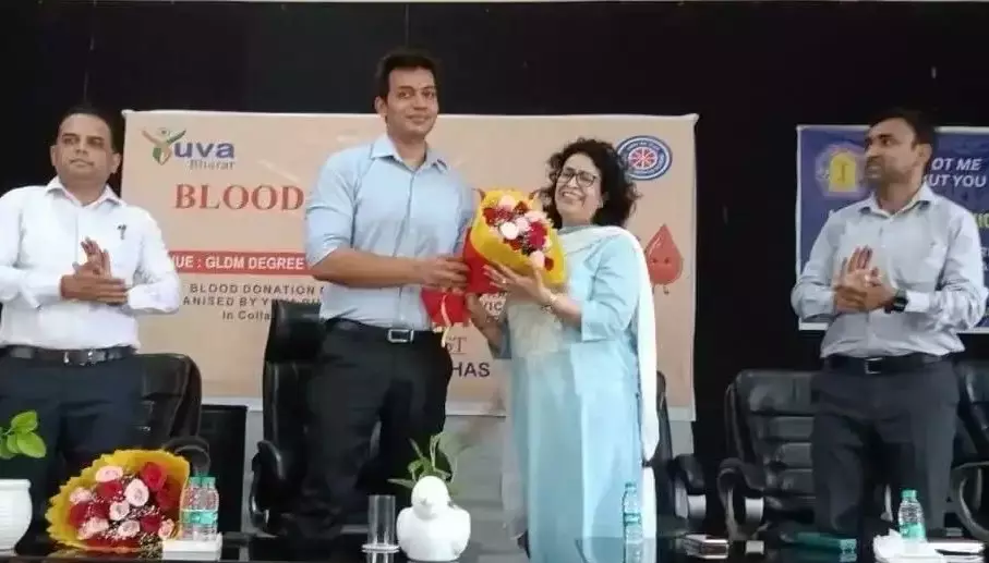 Hiranagar: युवा भारत की पहल पर कठुआ में रक्तदान शिविर, प्रशासन ने दिया सहयोग Hiranagar: युवा भारत की पहल पर कठुआ में रक्तदान शिविर, प्रशासन ने दिया सहयोग