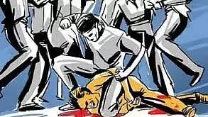 Uttar Pradesh : ड्रोन समझकर युवक पर हुआ हमला, पुलिस जांच में जुटी Uttar Pradesh : ड्रोन समझकर युवक पर हुआ हमला, पुलिस जांच में जुटी