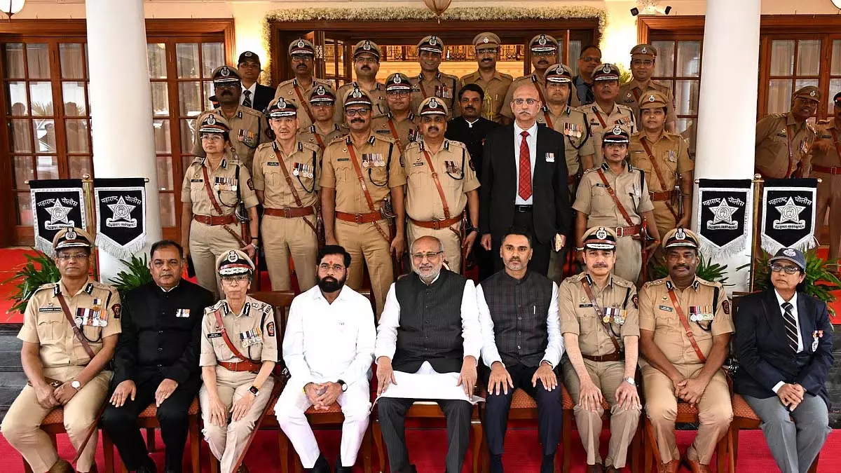 अनूप कुमार सिंह को राष्ट्रपति पुलिस पदक, राजभवन में आयोजित समारोह अनूप कुमार सिंह को राष्ट्रपति पुलिस पदक, राजभवन में आयोजित समारोह