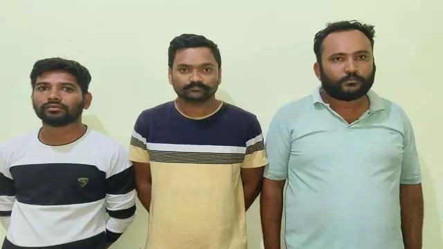 फर्जी डिस्काउंट ऑफर से ठग रहे थे लाखों, तीन साइबर ठग गिरफ्तार फर्जी डिस्काउंट ऑफर से ठग रहे थे लाखों, तीन साइबर ठग गिरफ्तार