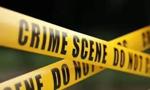 UP Crime:  नगर पालिका के आउटसोर्सिंग कर्मचारी को छत से फेंका