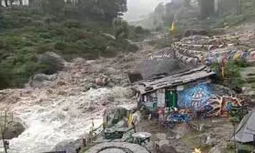 Himachal Pradesh: भारी बारिश ने मचाई तबाही, मलबे में दबने से दो की मौत
