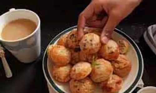 Rava Appe Masaledar: मिनटों में बनाएं चटपटे सूजी के अप्पे, स्वाद ऐसा कि हर कोई पूछेगा रेसिपी Rava Appe Masaledar: मिनटों में बनाएं चटपटे सूजी के अप्पे, स्वाद ऐसा कि हर कोई पूछेगा रेसिपी