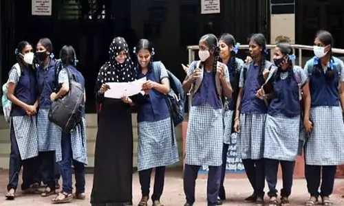 33 अंक लाने पर SSLC पास: सरकार के फैसले से असंतोष; बुद्धिजीवियों ने CM को लिखा पत्र 33 अंक लाने पर SSLC पास: सरकार के फैसले से असंतोष; बुद्धिजीवियों ने CM को लिखा पत्र