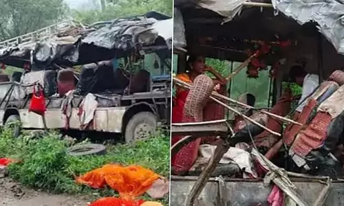 Jharkhand : ट्रक से टकराई बस, 18 कांवरिया श्रद्धालुओं की मौत