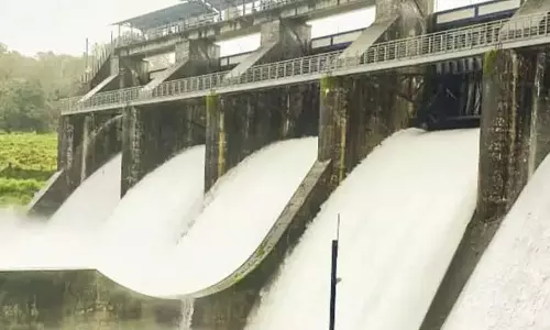 भारी मानसूनी बारिश के बीच Kerala के बांध क्षमता के करीब पहुँच गए भारी मानसूनी बारिश के बीच Kerala के बांध क्षमता के करीब पहुँच गए