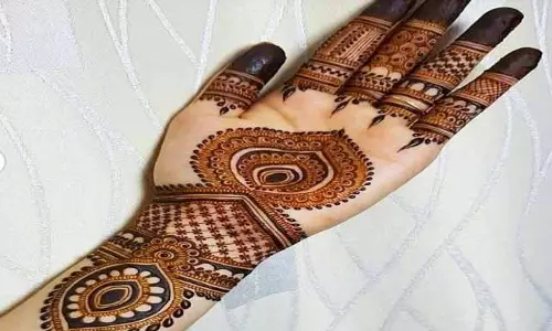 Mehndi Designs :राखी पर कमाल का लुक चाहती हैं, ये ट्रेंडिंग मेहंदी डिज़ाइन्स लगाएँ Mehndi Designs :राखी पर कमाल का लुक चाहती हैं, ये ट्रेंडिंग मेहंदी डिज़ाइन्स लगाएँ