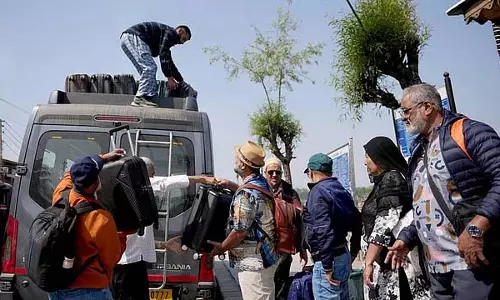 J&K : जनवरी-जून 2025 के दौरान 95 मिलियन से अधिक घरेलू पर्यटक आये
