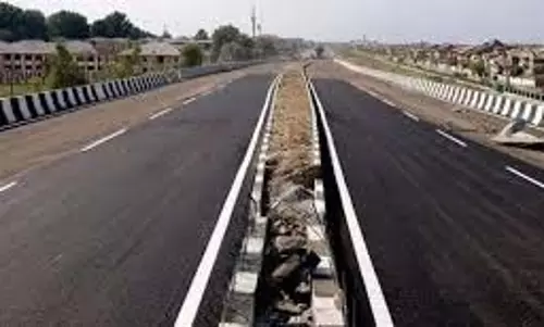 जम्मू-कश्मीर सरकार ने बेमिना फ्लाईओवर पर दरारों की जांच के लिए समिति गठित की