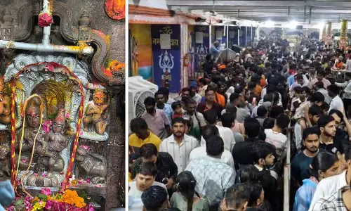नाग पंचमी विशेष: उज्जैन के नागचंद्रेश्वर मंदिर में 4 लाख से अधिक श्रद्धालुओं ने दर्शन किए नाग पंचमी विशेष: उज्जैन के नागचंद्रेश्वर मंदिर में 4 लाख से अधिक श्रद्धालुओं ने दर्शन किए