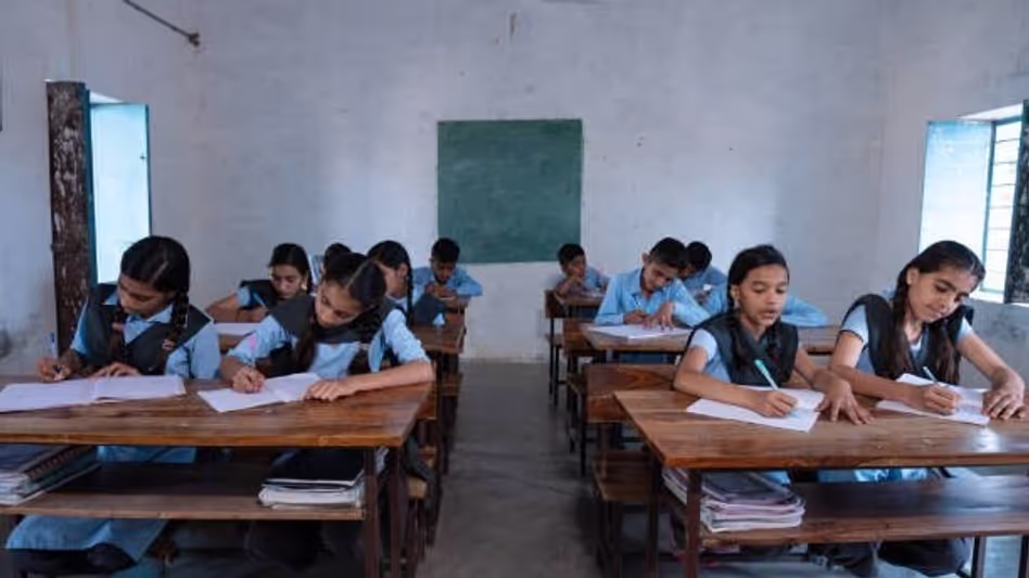 शिक्षक अभिनव सहायता कार्यक्रम के माध्यम से 2,000 से अधिक असम के छात्रों का मार्गदर्शन कर रहे