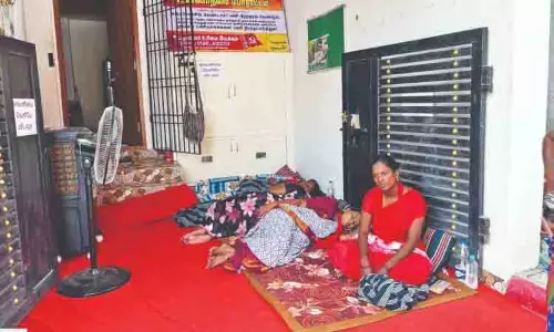 NULM की पांच महिला सफाई कर्मचारियों का चौथे दिन भी अनशन जारी