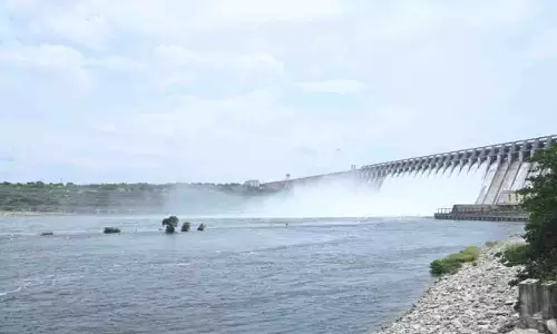 Nagarjuna Sagar dam पूरी क्षमता के करीब, जल प्रवाह को नियंत्रित करने के लिए पानी छोड़ा गया