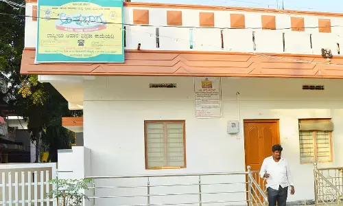 अवैध आरोप: उचित मूल्य की दुकानों पर ताला
