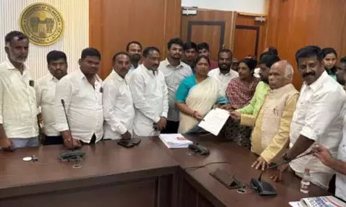 Telangana: इंटक ने सीताका से मनरेगा क्षेत्र सहायकों की बहाली का आग्रह किया