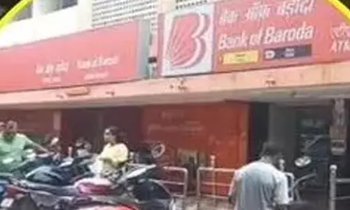 BOB के लॉकर से सोने के जेवर गायब, बैंक प्रबंधन के खिलाफ FIR दर्ज BOB के लॉकर से सोने के जेवर गायब, बैंक प्रबंधन के खिलाफ FIR दर्ज