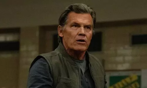 Josh Brolin ने बताया कि उन्हें ज़ैक क्रेगर की वेपन्स फ़िल्म में शामिल होने के लिए किस बात ने मजबूर किया