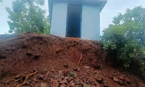 Karnataka : कुमारस्वामी पडागट्टे में पहाड़ी ढहने से लोग चिंतित Karnataka : कुमारस्वामी पडागट्टे में पहाड़ी ढहने से लोग चिंतित