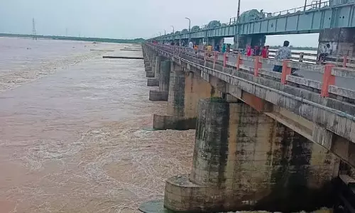 Telangana: डोवलेश्वरम बैराज से 6 लाख क्यूसेक बाढ़ का पानी छोड़ा गया