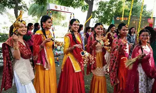 LPU ने उत्साह और सांस्कृतिक भव्यता के साथ मनाई तीज LPU ने उत्साह और सांस्कृतिक भव्यता के साथ मनाई तीज