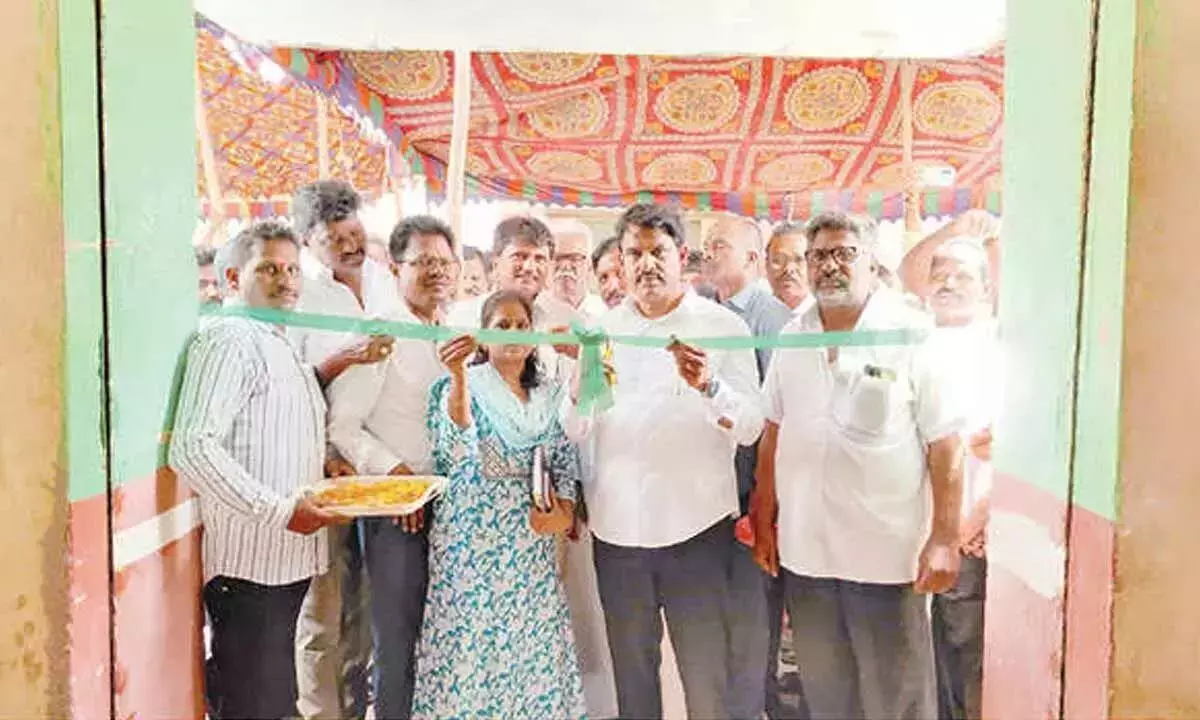 Andhra: गुल्लापल्ली में बर्ली तंबाकू खरीद केंद्र स्थापित Andhra: गुल्लापल्ली में बर्ली तंबाकू खरीद केंद्र स्थापित