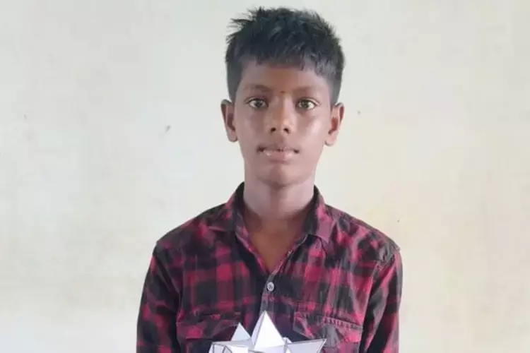 Kerala : अलप्पुझा स्कूल के पास आठवीं कक्षा का छात्र फंदे से लटका मिला Kerala : अलप्पुझा स्कूल के पास आठवीं कक्षा का छात्र फंदे से लटका मिला