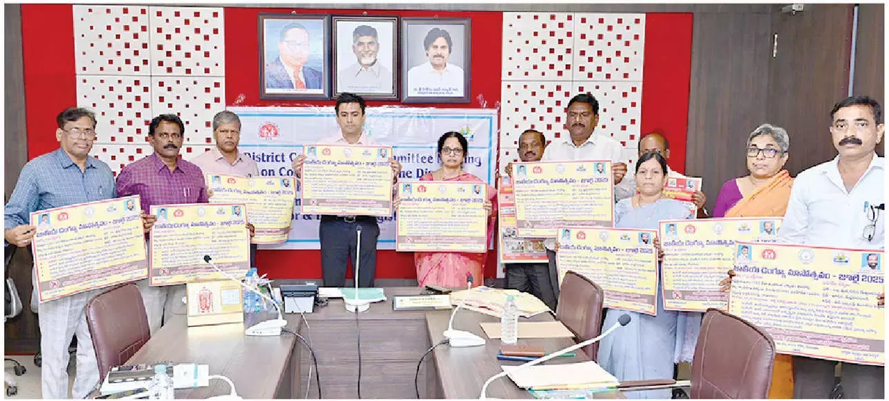 Andhra: चित्तूर कलेक्टर ने जिले में डेंगू पर अंकुश लगाने के लिए त्वरित कार्रवाई के आदेश दिए