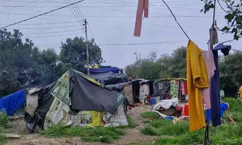 Solan की झुग्गियों पर छाया अंधेरा, सुरक्षा और स्वच्छता पर चिंता