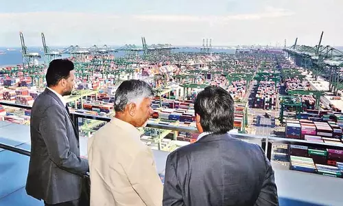 CM Chandrababu : सिंगापुर मॉडल पर आंध्र प्रदेश बंदरगाहों का विकास