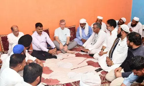 CM Omar ने पुलिस गोलीबारी में मारे गए गुज्जर युवक के परिवार से मुलाकात की