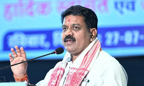 गृहमंत्री विजय शर्मा का बड़ा बयान, दोनों नन साजिश के तहत ले जा रही थी लड़कियों को गृहमंत्री विजय शर्मा का बड़ा बयान, दोनों नन साजिश के तहत ले जा रही थी लड़कियों को