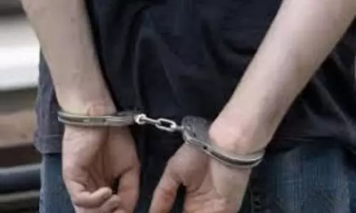 Porvorim पुलिस ने डिलीवरी एजेंट के वेश में चेन स्नैचर को पकड़ा