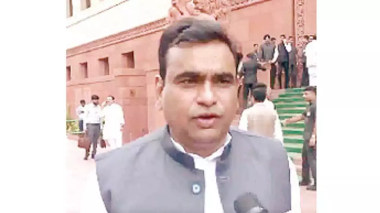 Telangana: कौशिक रेड्डी बॉस से पॉइंट बटोरने की कोशिश कर रहे हैं: चमाला Telangana: कौशिक रेड्डी बॉस से पॉइंट बटोरने की कोशिश कर रहे हैं: चमाला