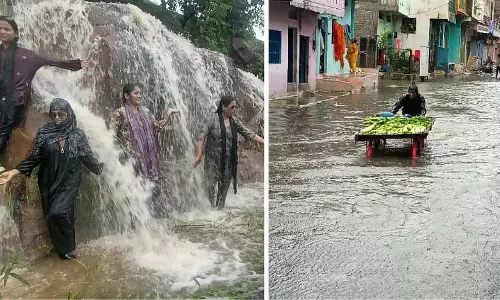 बारिश में नाचने से लेकर पानी में फंसने तक, भोपालियों ने भारी बारिश में भीगते हुए