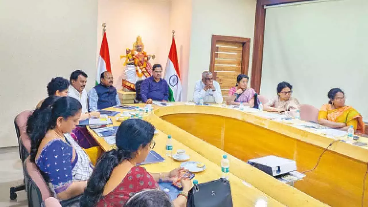 TGCHE ने विश्वविद्यालयों के लिए समावेशी, कौशल-आधारित अंग्रेजी पाठ्यक्रम का अनावरण किया