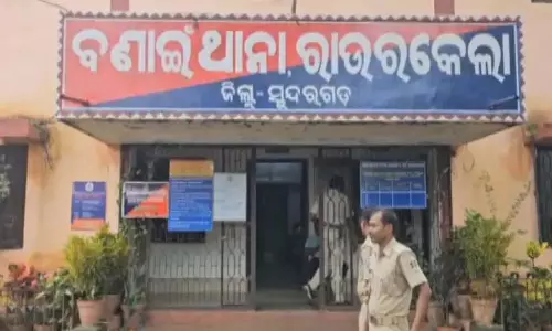 बोनाई में बंद घर में युवक मृत पाया गया, परिवार में गड़बड़ी का शक