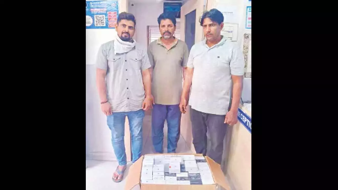Hyderabad: शहर पुलिस ने नकली एप्पल उत्पाद रैकेट का भंडाफोड़ किया; 3 करोड़ रुपये का सामान जब्त