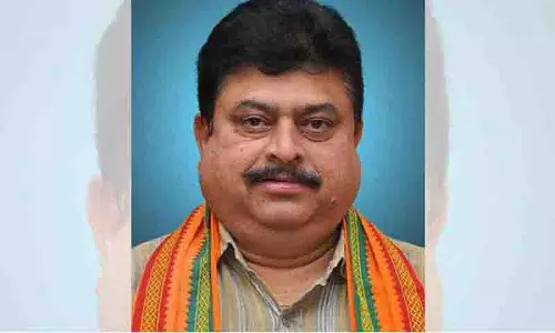 BJP प्रमुख ने कहा कि खम्मम, नलगोंडा के कांग्रेस नेता सीएम को कर्तव्य करने से रोक रहे