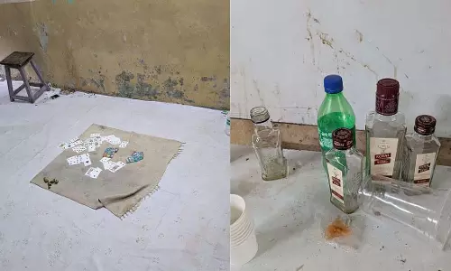 पुलिस परिसर में ही चल रहा जुआ रैकेट, अधिकारियों को मिलती थी मोटी रकम पुलिस परिसर में ही चल रहा जुआ रैकेट, अधिकारियों को मिलती थी मोटी रकम