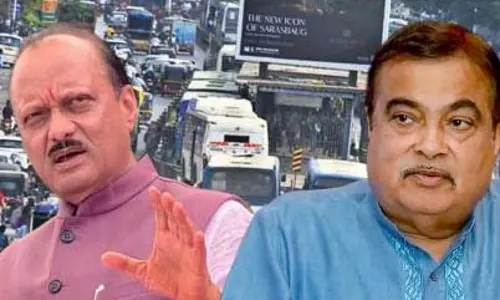 अजित पवार ने गडकरी से पुणे के तीन राष्ट्रीय राजमार्गों को चौड़ा करने का आग्रह किया